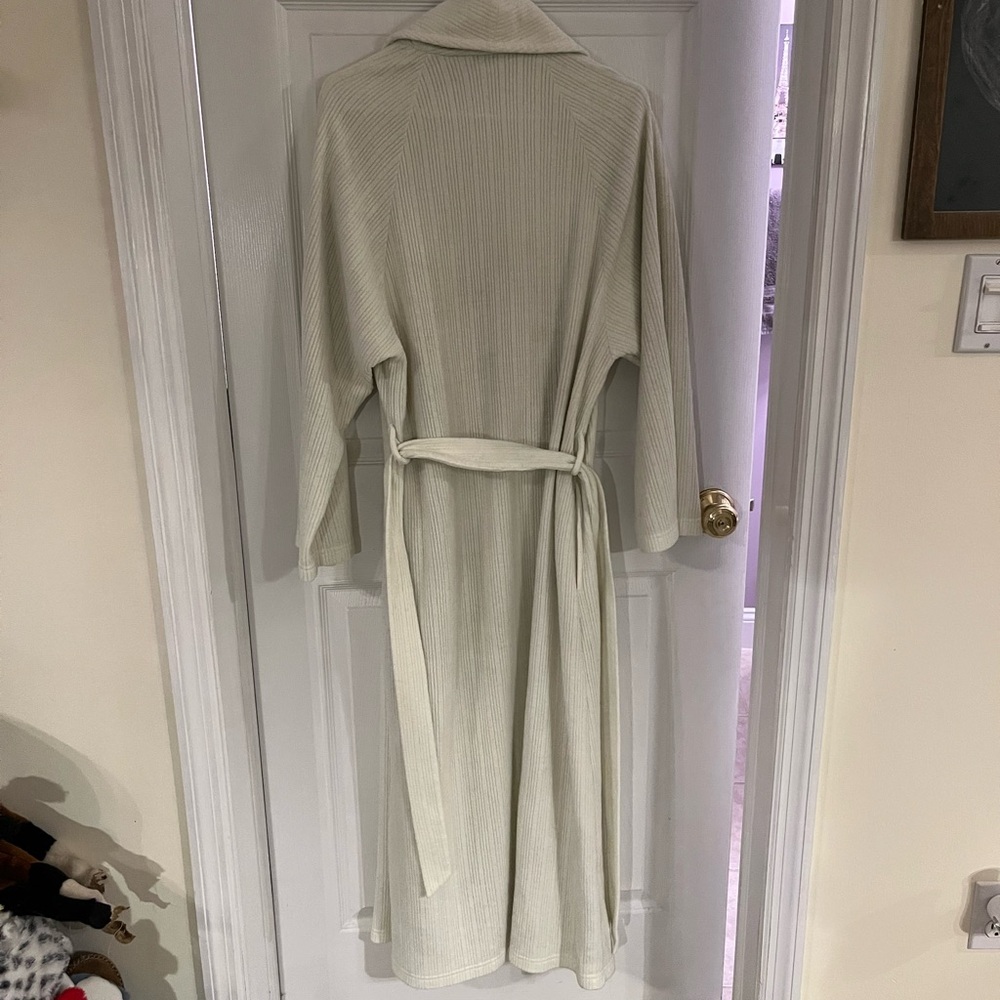 Embroidered Cream Robe - Picture 5 of 8